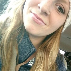 Meet your Posher, Abigail